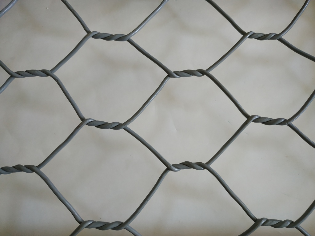 шестиугольная сетка двойного кручения из оцинкованной проволоки с ПНД покрытием